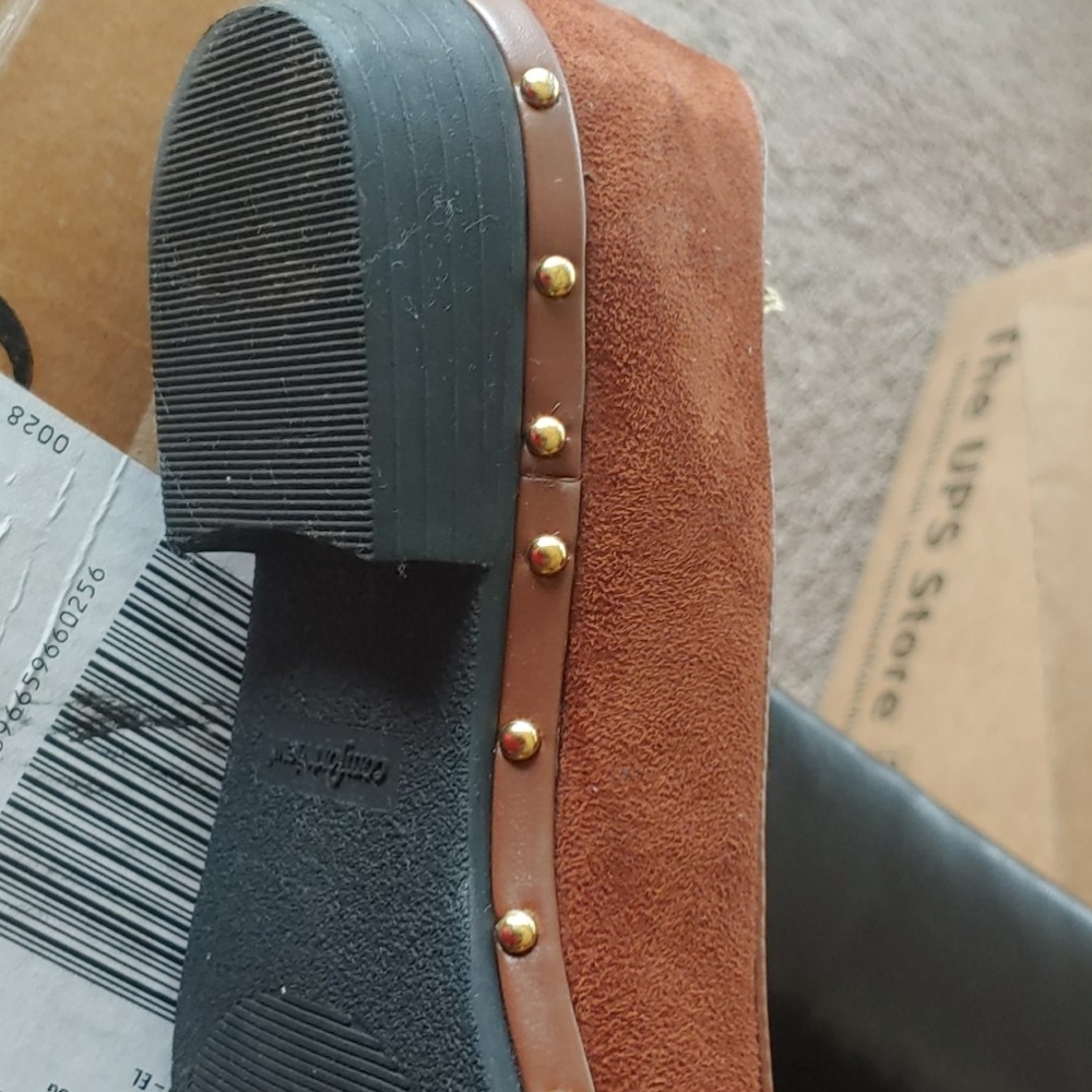 Shoes - Picture 3 of 3
